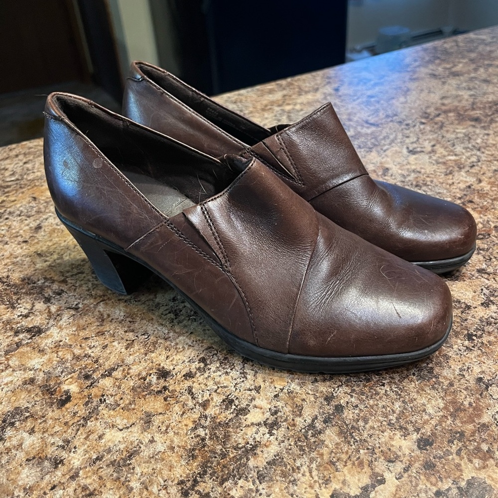Clarks Brown Leather Heels with Chunky Medium Heel